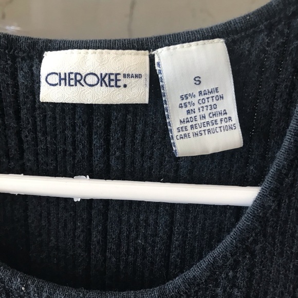 SOLD ON DEPOP Crop Top - Picture 3 of 3